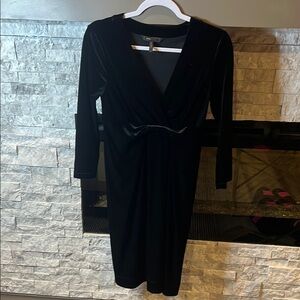 BCBGMaxAzria Black V-Neck Long Sleeve Velvet Cocktail Dress
